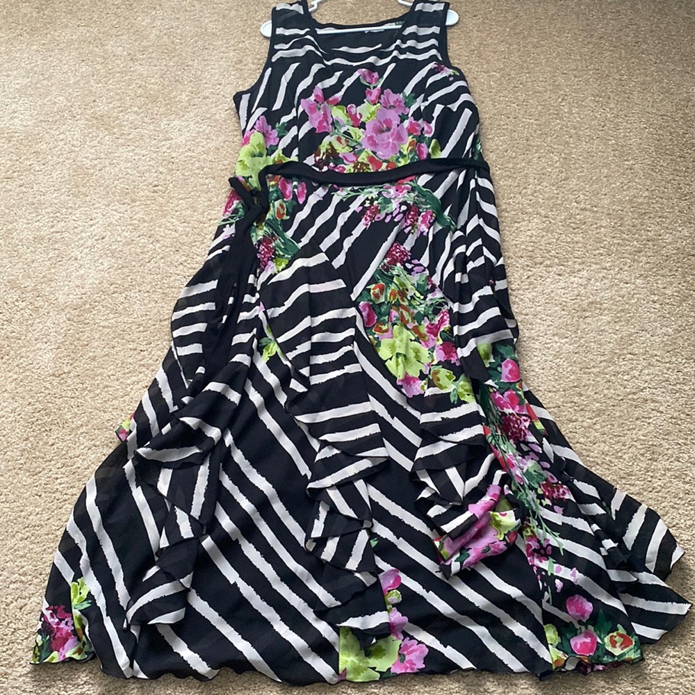 Signature by Robbie Bee dress